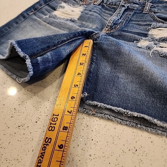 American Eagle Jean Shorts Size 4 Distressed Cut Off - Picture 3 of 7